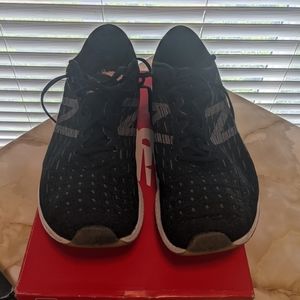 New Balance black Sneakers (Fresh Foam)